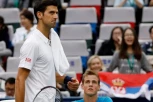 NOVAK SE OBRATIO OKUPLJENIM NAVIJAČIMA! Poslao poruku punu EMOCIJA pred suđenje: Ljubav će spasiti svet