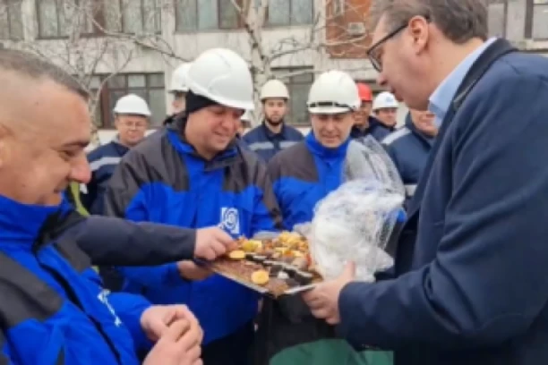 PREDSEDNIK VUČIĆ DONEO POSNE KOLAČE RUDARIMA! Angelina spremila posluženje za slavu i poslala vrednim radnicima! (VIDEO)