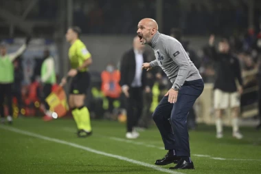 "SKINUO" MU REKORD: Trener Fioretine OTKRIO zašto je izveo Dušana Vlahovića!