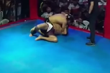POLITIČARI REŠILI SVOJE NESUGLASICE U RINGU! Ljuta MMA borba započela PRELASKOM PRSTA PREKO GRLA (VIDEO)