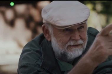 KAD BERČEK TRESNE VRATIMA CELA KAFANA SE OKRENE: Jedan potez velikog glumca ušao je u legendu!