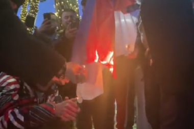 ARRESTS IN TIRANA FOR BURNING THE SERBIAN FLAG: Two taken to police station for questioning!