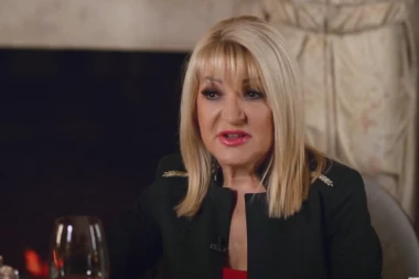 LUKSUZNA VILA U ELITNOM NASELJU: Goca Lazarević živi u RASKOŠU, ALI OKRUŽENA OGLEDALIMA,  a ovo je RAZLOG TE ODLUKE! (FOTO)