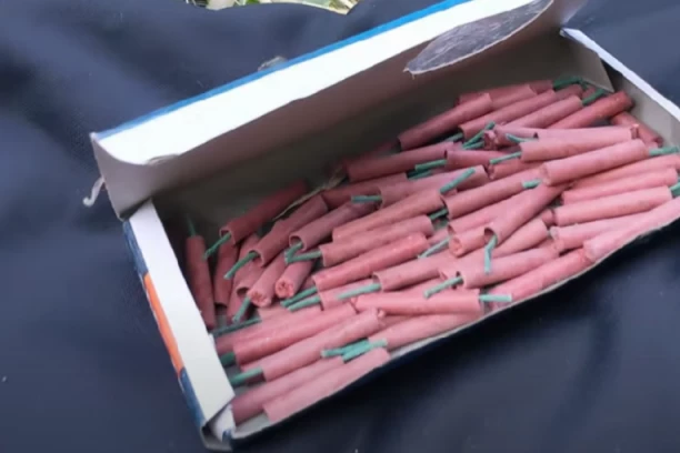 OSTAJU BEZ DELOVA PRSTIJU, ŠAKE, OKA! Svakog decembra na desetine odraslih i dece bude povređeno zbog OVOGA!