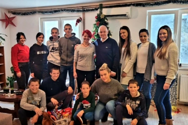 Ekipa Borbe posetila desetočlanu porodicu Đurić