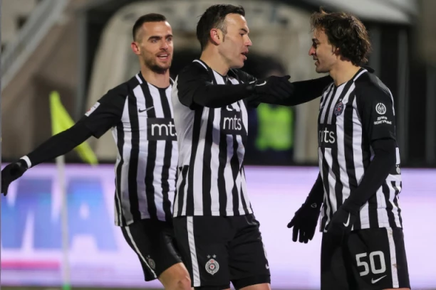 ODLUKA JE PALA: Potpis u Humskoj - Fudbaler Partizana parafirao ugovor života!