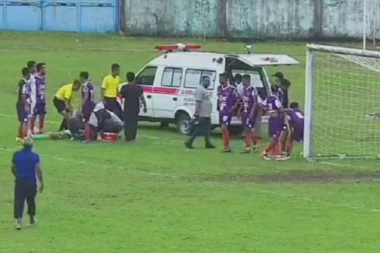 STRAVA I UŽAS: Golman (20) poginuo posle sudara sa napadačem! (VIDEO)