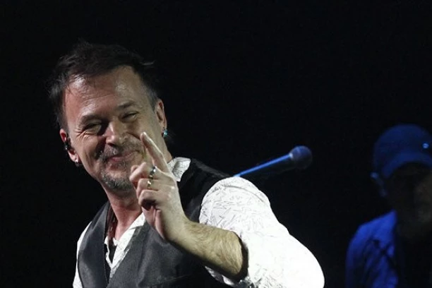 ŽENA ME JE IZDRŽAVALA, STIDEO SAM SE TOGA! Pevač se prisetio velike krize, evo kako se izdigao iz pepela!