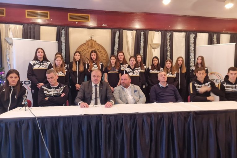 CRNO-BELI JASNI: Hvala državi na POMOĆI, idemo po TROFEJE!