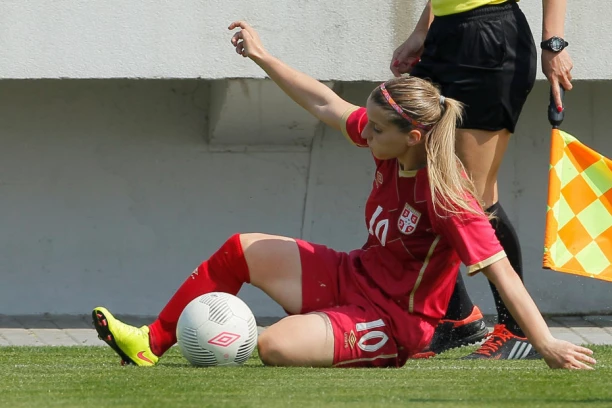 Posle istorijskog transfera Jelene Čanković u Čelsi: Koliko vrede srpske fudbalerke na svetskom tržištu