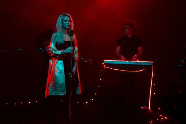 PREMINULA MAJKA LENE KOVAČEVIĆ! Pevačica se oprostila od nje NAJPOTRESNIJIM REČIMA: Prestrašnu bolest nosila si kao svoj KRST!