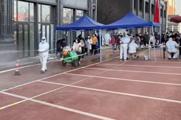 STROGI KARANTIN ZBOG 52 ZARAŽENA! Čak 13 miliona ljudi zatvoreno! SAMO JEDAN UKUĆANIN MOŽE NAPOLJE I TO U NABAVKU!