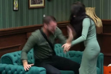 MARKO PRETUKAO DINA DOK JE SPAVAO! Učesnici VRIŠTE, skandal u ZADRUZI! (VIDEO)