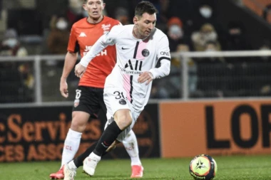 PSŽ JEDVA DO BODA! Ramosu DVA žuta za PET MINUTA (VIDEO)