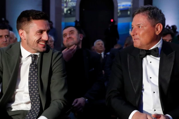 PIKSI I TADIĆ KRUNISALI NAJBOLJEG: Velika čast za Srbiju!