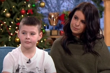 DRAGI POŠTARU, POŠALJITE OVO PISMO MOM OCU U RAJ! Dečakova molba naterala suze na oči radnicima pošte, a onda mu je STIGAO ODGOVOR!