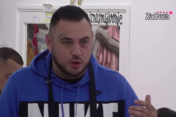 POGLEDAJTE NA ŠTA LIČI CAR NAKON TUČE SA MAJOM! Mogao je da ostane bez OKA (FOTO)