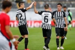 GROBARI ČUPAJU KOSU SA GLAVE: Vezista NAPUŠTA Partizan?!
