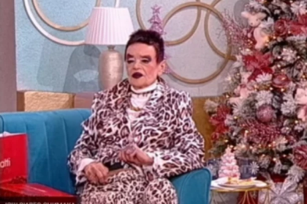 RUŠKA JAKIĆ POKAZALA GAĆE USRED EMISIJE: Raspištoljila pantalone, a na donjem vešu OVAJ natpis! (VIDEO)