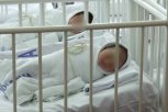 ZARAŽENO OSAM BEBA! Tridesetoro dece hospitalizovano u KBC "Dragiša Mišović"