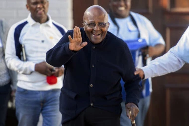 UMRO JEDAN OD NAJČUVENIJIH DOBITNIKA NOBELOVE NAGRADE ZA MIR! Spasao je na hiljade ljudi sigurne i brutalne smrti!