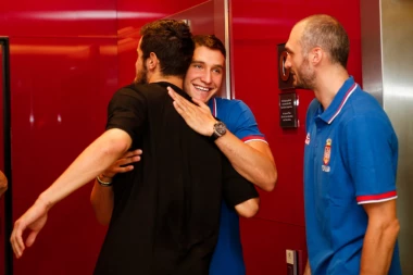 KALINIĆ POZAJMIO PARE OD BOGDANOVIĆA: Košarkaš Zvezde OTKRIO kako mu je pomogao veliki Partizanovac!