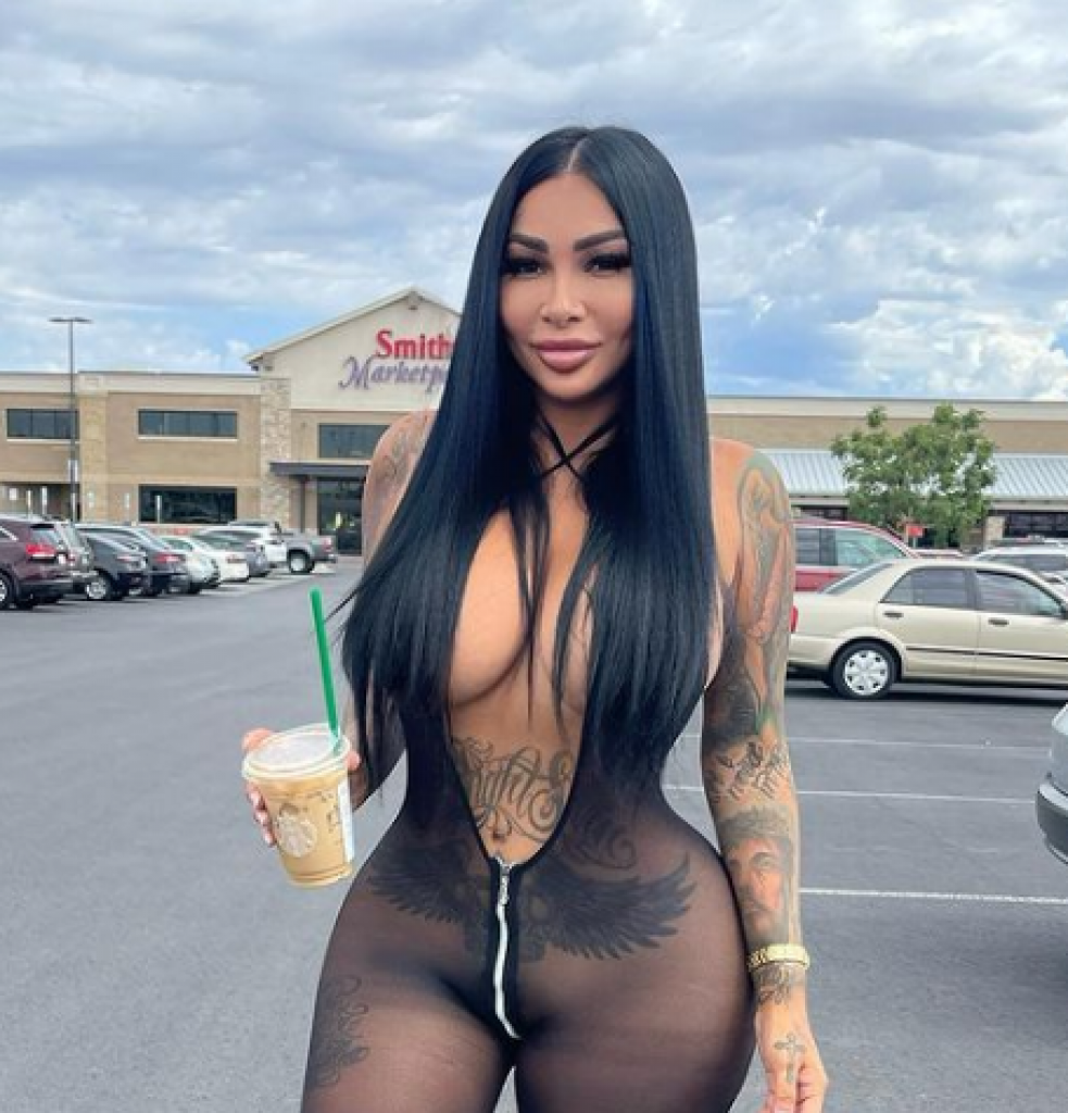 Britanija Razavi Instagram