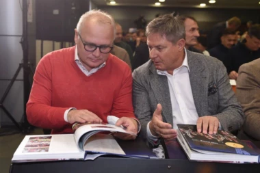 PUBLIKACIJA O MLADIM SRPSKIM FUDBALERIMA: Emotivna promocija knjige "Svetski i evropski šampion"