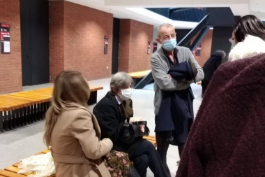 IZUSTIO SAMO DVE REČI: Odloženo suđenje Miki Aleksiću, reditelj nije hteo da odgovara na pitanja novinara!