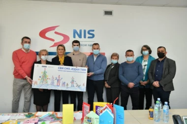 Poklon kompanije NIS učenicima na Kosovu i Metohiji