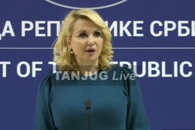 MOŽE DA SE SLAVI NOVA GODINA NA TRGOVIMA! Završena sednica Kriznog štaba! NEMA NOVIH MERA, STARE OSTAJU NA SNAZI!