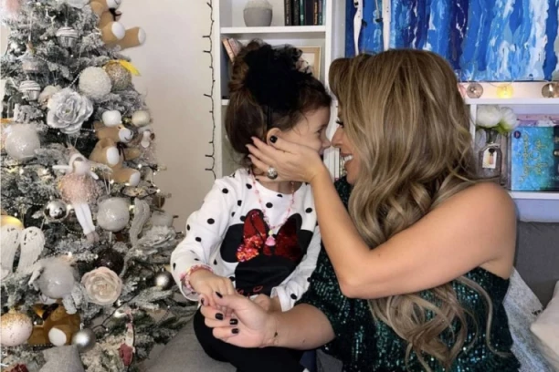 OTAC MI FALI SVAKODNEVNO! Slađa Alegro o planovima i željama u Novoj 2022. godini: NE OČEKUJEM NI OD KOGA NIŠTA! (FOTO)