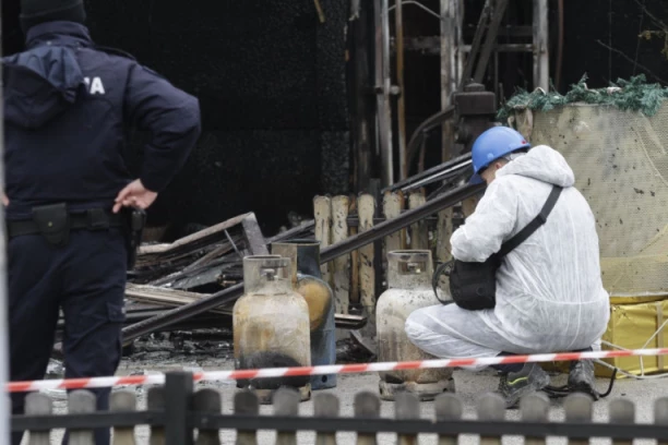 VATROGASCI ZATEKLI UGLJENISAN LEŠ: Strašan prizor u Iđošu kod Kikinde