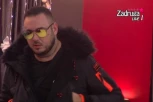 FILIP CAR DOBIO TAJNU PORUKU: Nije mu bilo dobro kada je pročitao šta piše, OVO JE ZABRANJENO! (VIDEO)