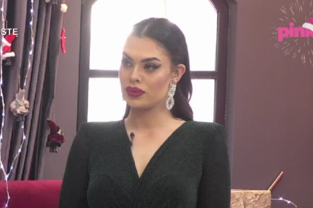 MINA VRBAŠKI UŽIVA U LJUBAVI: Bivša zadrugarka objavila sliku sa dečkom, SVE PUCA OD STRASTI! (FOTO)