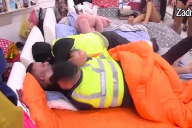JEZIVA SCENA U ZADRUZI: Maja RASKVARILA Cara, on poludeo: ZADAVIĆU JE! (VIDEO)