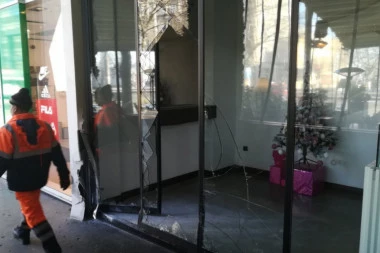 ON JE NAPRAVIO LOM U KAFIĆU NA TERAZIJAMA: Detalji haosa u klubu Kasina - POZNATO KAKO JE SVE POČELO!