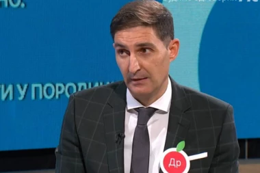 DOKTOR ČUBRILO KAŽE DA OVO VOĆE ČISTI CREVA KAO BULDOŽER: Pojedite ga pre spavanja i ispraznićete se UBRZO