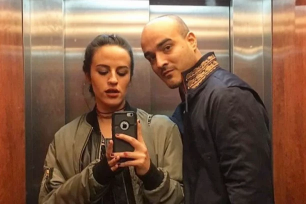 Ćerka Jovana Memedovića pokazala kako izgleda na DEVOJAČKOJ VEČERI: Maša zablistala pred svima, ne skida osmeh sa lica! (FOTO)