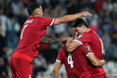 PRELEPO IZGLEDA: Fudbaleri Srbije dobili NOVI GRB pred put u Katar! (FOTO)