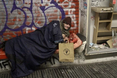 HLADNI TALAS POPUNIO PRENOĆIŠTA ZA BESKUĆNIKE U BEOGRADU:  Najveći broj dolazaka zabeležen u prethodnoj noći!