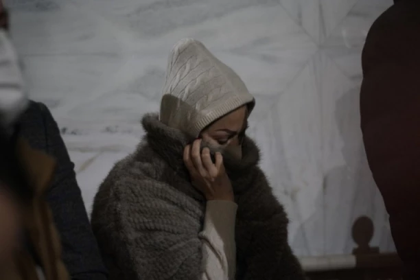 CECA RAŽNATOVIĆ U HRAMU DOČEKALA BOŽIĆ: Pevačica sa Bogdanom i porodicom dočekala najradosniji hrišćanski praznik! (FOTO)