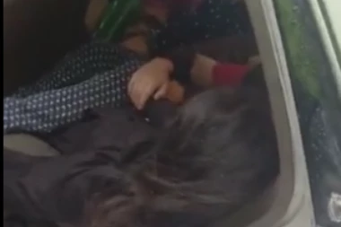 ISPLIVALI UZNEMIRUJUĆI SNIMCI MRTVIH TURISTA! Krenuli da vide veliki sneg, POGINULO 26 osoba, stotine zaglavljeno! (VIDEO)