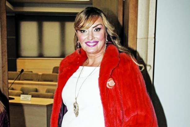 VEZA SA MAJKOM JE NERASKIDIVA I SADA KADA NIJE SA NAMA! Sneki ISKRENO o životu i karijeri: MARINA JE NENADOKNADIV GUBITAK!