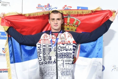 TO JE NOVAK ĐOKOVIĆ, MOJ BRAT PO SRBIJI! Podrška Novaku Đokoviću od Vladimira Mirončikova osvajača bronze na SP u boksu 2021. za Srbiju!