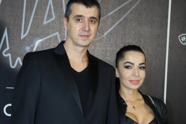 BULATOVOJ ŽENI NAPRSLA TRI PRŠLJENA: Folker otkrio Marijino bolno stanje, kičma joj u 37. godini POTPUNO PROPALA!