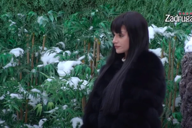 DALILA NE VOLI DEJANA: Tara Simov RASKRINKALA zadrugare: IZMEĐU NJE I CARA VIDIM AMOROVE STRELE! (VIDEO)