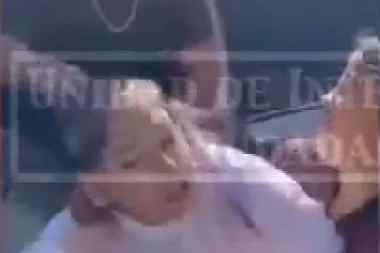 OBRIJALI ŽENI GLAVU ZBOG NEPOŠTOVANJA! Narko-karteli BRUTALNO kažnjavaju, žrtva može samo da bezuspešno zapomaže (VIDEO)