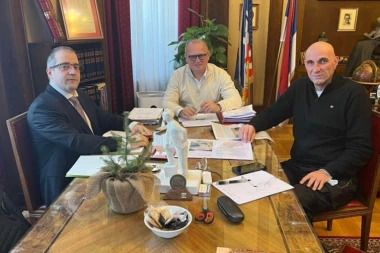 " BAŠ VOLIM IZAZOVE": Vesić pred nastavak pregovora sa Evroligom objavio fotografiju sa radnog sastanka (FOTO)