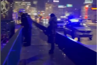 OKONČANA DRAMA NA BRANKOVOM MOSTU: Čovek pretio da će da skoči, policija uspela da SPREČI TRAGEDIJU! (VIDEO)